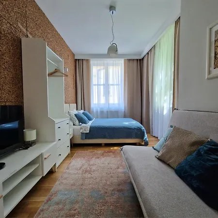 Апартаменты Brokilon House *